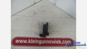 Gebruikte Ruitensproeierpomp voor Peugeot 107 Prijs € 15,00 Margeregeling aangeboden door Klein Gunnewiek Autodemontage & Motorentechniek