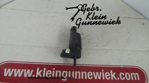 Gebruikte Ruitensproeierpomp voor Volkswagen Scirocco Prijs € 15,00 Margeregeling aangeboden door Gebr.Klein Gunnewiek Ho.BV