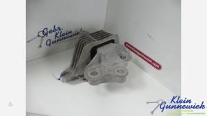 Gebruikte Versnellingsbak Steun Opel Insignia Prijs € 35,00 Margeregeling aangeboden door Klein Gunnewiek Autodemontage & Motorentechniek