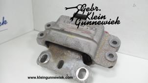 Gebruikte Versnellingsbak Steun Volkswagen Beetle Prijs op aanvraag aangeboden door Gebr.Klein Gunnewiek Ho.BV