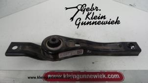 Gebruikte Versnellingsbak Steun Volkswagen Golf Prijs € 25,00 Margeregeling aangeboden door Gebr.Klein Gunnewiek Ho.BV
