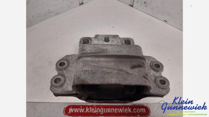 Gebruikte Versnellingsbak Steun Volkswagen Jetta Prijs € 20,00 Margeregeling aangeboden door Klein Gunnewiek Autodemontage & Motorentechniek