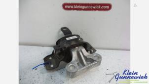 Gebruikte Versnellingsbak Steun Opel Karl Prijs € 30,00 Margeregeling aangeboden door Klein Gunnewiek Autodemontage & Motorentechniek