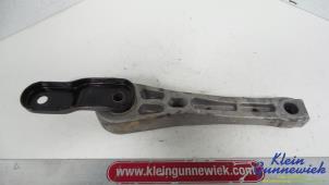 Gebruikte Versnellingsbak Steun Volkswagen Sharan Prijs € 20,00 Margeregeling aangeboden door Klein Gunnewiek Autodemontage & Motorentechniek