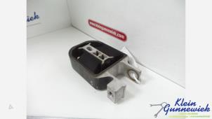 Gebruikte Versnellingsbak Steun Volvo V40 Prijs € 20,00 Margeregeling aangeboden door Klein Gunnewiek Autodemontage & Motorentechniek