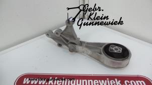 Gebruikte Versnellingsbak Steun Opel Karl Prijs op aanvraag aangeboden door Gebr.Klein Gunnewiek Ho.BV