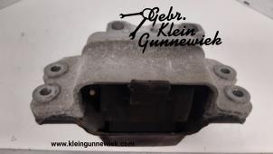 Gebruikte Versnellingsbak Steun Volkswagen Tiguan Prijs op aanvraag aangeboden door Gebr.Klein Gunnewiek Ho.BV