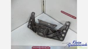 Gebruikte Versnellingsbak Steun BMW 5-Serie Prijs € 35,00 Margeregeling aangeboden door Klein Gunnewiek Autodemontage & Motorentechniek