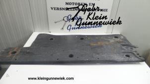 Gebruikte Beschermplaat bodem Volkswagen Passat Prijs op aanvraag aangeboden door Gebr.Klein Gunnewiek Ho.BV