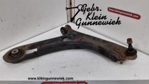 Gebruikte Draagarm onder rechts-voor Volkswagen Jetta Prijs € 50,00 Margeregeling aangeboden door Gebr.Klein Gunnewiek Ho.BV