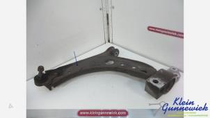 Gebruikte Draagarm onder links-voor Seat Altea Prijs € 25,00 Margeregeling aangeboden door Klein Gunnewiek Autodemontage & Motorentechniek