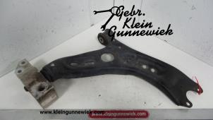 Gebruikte Draagarm onder rechts-voor Volkswagen Passat Prijs op aanvraag aangeboden door Gebr.Klein Gunnewiek Ho.BV