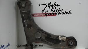 Gebruikte Draagarm onder rechts-voor Volkswagen Jetta Prijs € 50,00 Margeregeling aangeboden door Gebr.Klein Gunnewiek Ho.BV