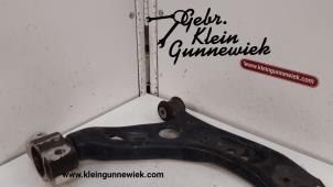Gebruikte Draagarm onder rechts-voor Volkswagen Touran Prijs op aanvraag aangeboden door Gebr.Klein Gunnewiek Ho.BV