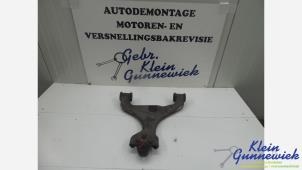 Gebruikte Draagarm onder rechts-voor Mercedes Vito Prijs € 60,00 Margeregeling aangeboden door Klein Gunnewiek Autodemontage & Motorentechniek