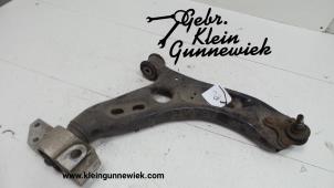 Gebruikte Draagarm onder rechts-voor Volkswagen Scirocco Prijs op aanvraag aangeboden door Gebr.Klein Gunnewiek Ho.BV