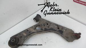 Gebruikte Draagarm onder rechts-voor Opel Adam Prijs € 30,00 Margeregeling aangeboden door Gebr.Klein Gunnewiek Ho.BV