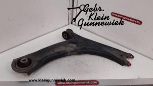 Gebruikte Draagarm onder rechts-voor Volkswagen Caddy Prijs € 60,00 Margeregeling aangeboden door Gebr.Klein Gunnewiek Ho.BV