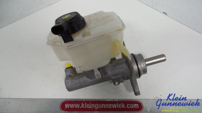 Gebruikte Hoofdremcilinder Volkswagen Jetta Prijs € 45,00 Margeregeling aangeboden door Klein Gunnewiek Autodemontage & Motorentechniek
