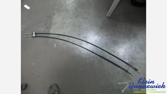 Gebruikte Handrem Kabel Opel Vivaro Prijs € 20,00 Margeregeling aangeboden door Klein Gunnewiek Autodemontage & Motorentechniek