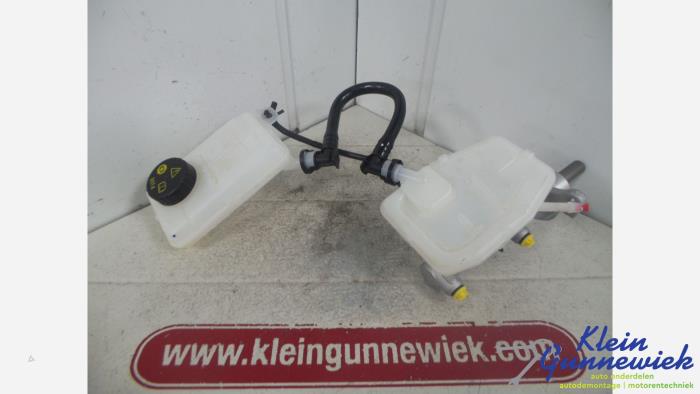Gebruikte Hoofdremcilinder Nissan NV300 Prijs € 87,00 Margeregeling aangeboden door Klein Gunnewiek Autodemontage & Motorentechniek