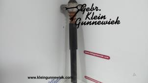 Gebruikte Schokdemper links-achter Volkswagen Jetta Prijs € 50,00 Margeregeling aangeboden door Gebr.Klein Gunnewiek Ho.BV