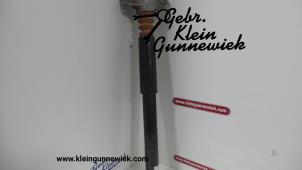 Gebruikte Schokdemper links-achter Volkswagen Jetta Prijs € 50,00 Margeregeling aangeboden door Gebr.Klein Gunnewiek Ho.BV