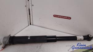 Gebruikte Schokdemper links-achter Seat Arona Prijs € 40,00 Margeregeling aangeboden door Klein Gunnewiek Autodemontage & Motorentechniek