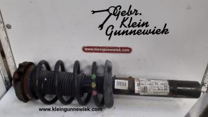 Gebruikte Schokdemperpoot links-voor Volkswagen Touran Prijs € 50,00 Margeregeling aangeboden door Gebr.Klein Gunnewiek Ho.BV