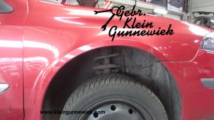 Gebruikte Voorscherm rechts Renault Laguna Prijs op aanvraag aangeboden door Gebr.Klein Gunnewiek Ho.BV
