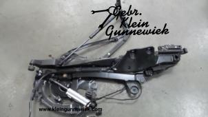 Gebruikte Scharnier cabriodak Volkswagen Eos Prijs op aanvraag aangeboden door Gebr.Klein Gunnewiek Ho.BV