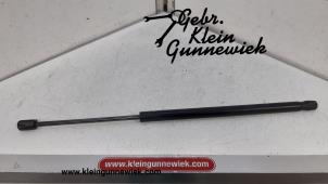 Gebruikte Gasveer links-achter Volkswagen Jetta Prijs op aanvraag aangeboden door Gebr.Klein Gunnewiek Ho.BV