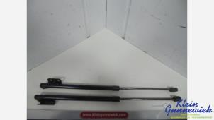 Gebruikte Kofferdekseldemper links-achter Suzuki Celerio Prijs € 20,00 Margeregeling aangeboden door Klein Gunnewiek Autodemontage & Motorentechniek