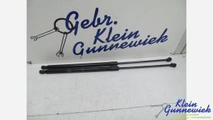 Gebruikte Kofferdekseldemper links-achter Ford Grand C-Max Prijs € 20,00 Margeregeling aangeboden door Klein Gunnewiek Autodemontage & Motorentechniek