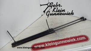 Gebruikte Achterklepdemper links-achter Volkswagen Arteon Prijs op aanvraag aangeboden door Gebr.Klein Gunnewiek Ho.BV