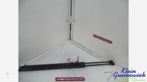 Gebruikte Gasdemper links-achter Ford Mondeo Prijs € 25,00 Margeregeling aangeboden door Klein Gunnewiek Autodemontage & Motorentechniek