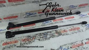 Gebruikte Kofferdekseldemper links-achter Volkswagen Scirocco Prijs op aanvraag aangeboden door Gebr.Klein Gunnewiek Ho.BV