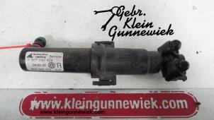 Gebruikte Koplamp Sproeier Volkswagen Tiguan Prijs € 25,00 Margeregeling aangeboden door Gebr.Klein Gunnewiek Ho.BV