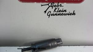 Gebruikte Pomp koplampsproeier Volkswagen Touran Prijs € 20,00 Margeregeling aangeboden door Gebr.Klein Gunnewiek Ho.BV
