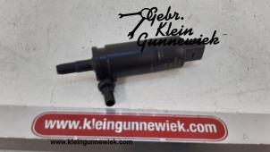 Gebruikte Koplampsproeier pomp Volkswagen Jetta Prijs € 20,00 Margeregeling aangeboden door Gebr.Klein Gunnewiek Ho.BV