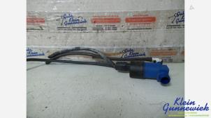 Gebruikte Pomp koplampsproeier Renault Captur Prijs € 20,00 Margeregeling aangeboden door Klein Gunnewiek Autodemontage & Motorentechniek