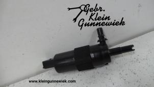 Gebruikte Pomp koplampsproeier Volkswagen Touareg Prijs € 20,00 Margeregeling aangeboden door Gebr.Klein Gunnewiek Ho.BV