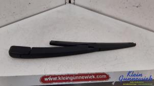 Gebruikte Ruitenwisserarm achter Kia Rio Prijs € 25,00 Margeregeling aangeboden door Klein Gunnewiek Autodemontage & Motorentechniek
