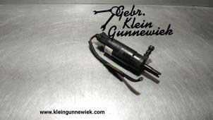 Gebruikte Koplampsproeier pomp Volkswagen Passat Prijs op aanvraag aangeboden door Gebr.Klein Gunnewiek Ho.BV