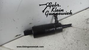 Gebruikte Pomp koplampsproeier Volkswagen Touareg Prijs op aanvraag aangeboden door Gebr.Klein Gunnewiek Ho.BV