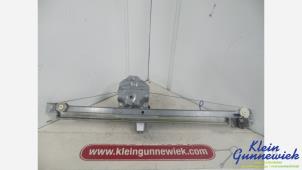 Gebruikte Motor electrisch raam Opel Vivaro Prijs € 75,00 Margeregeling aangeboden door Klein Gunnewiek Autodemontage & Motorentechniek