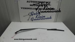 Gebruikte Ruitenwisserarm voor Opel Mokka Prijs op aanvraag aangeboden door Gebr.Klein Gunnewiek Ho.BV