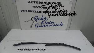 Gebruikte Ruitenwisserarm voor Volkswagen Passat Prijs op aanvraag aangeboden door Gebr.Klein Gunnewiek Ho.BV