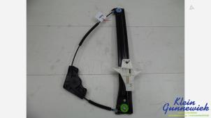 Gebruikte Raammechaniek 4Deurs rechts-achter Volkswagen Touran Prijs € 31,00 Margeregeling aangeboden door Klein Gunnewiek Autodemontage & Motorentechniek