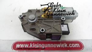 Gebruikte Schuifdak Motor Volkswagen Jetta Prijs € 150,00 Margeregeling aangeboden door Gebr.Klein Gunnewiek Ho.BV